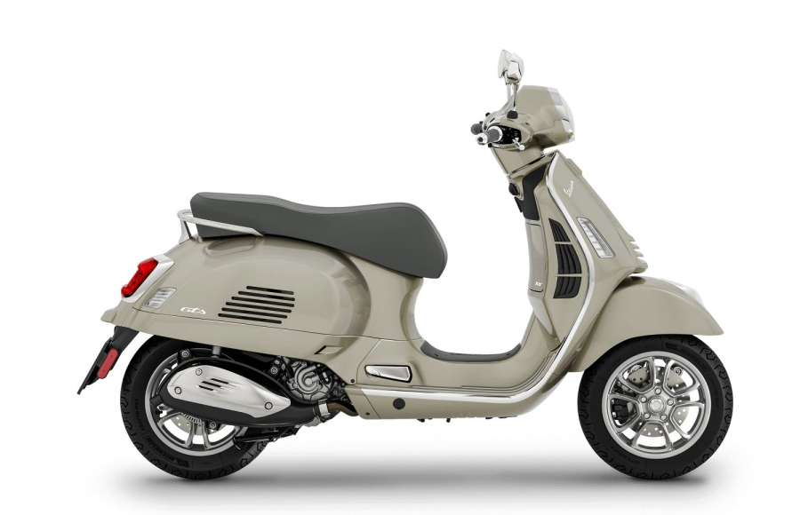 Primavera 50 Disney Mickey Mouse Edition by Vespa