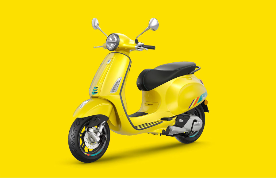 Primavera 125 Disney Mickey Mouse Edition by Vespa