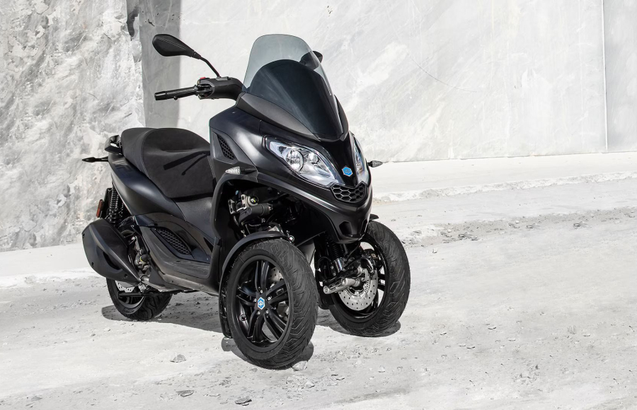 Piaggio MP3 Deep Black 300