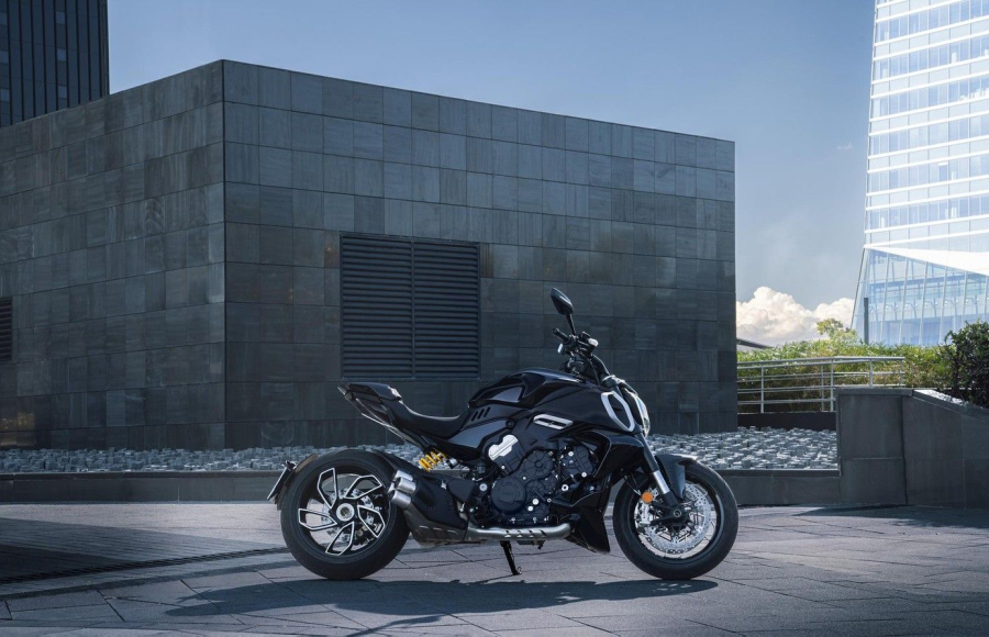 Diavel V4