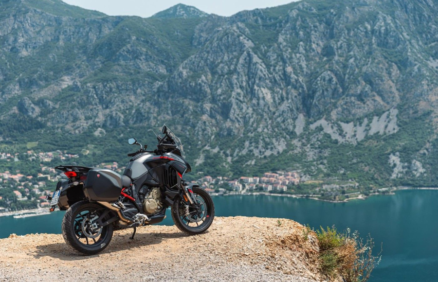 Multistrada V4 S Grand Tour