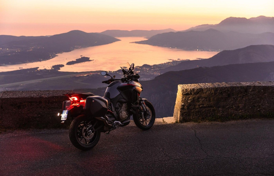 Multistrada V4 S Grand Tour