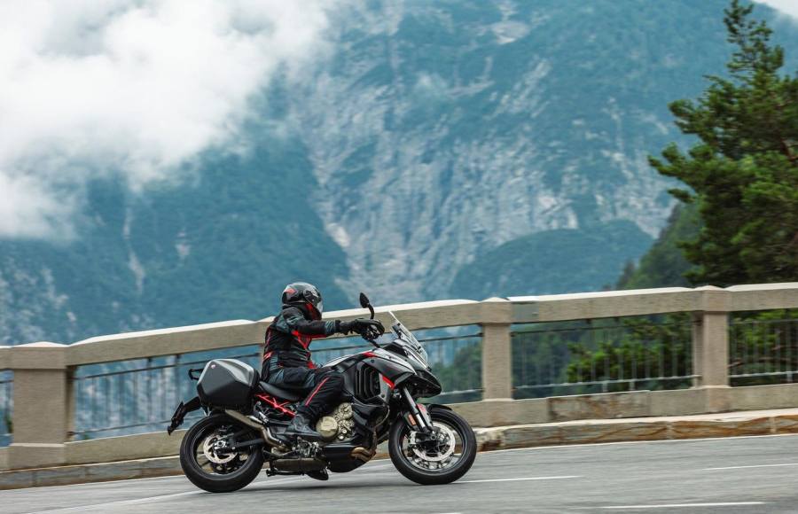 Multistrada V4 S Grand Tour